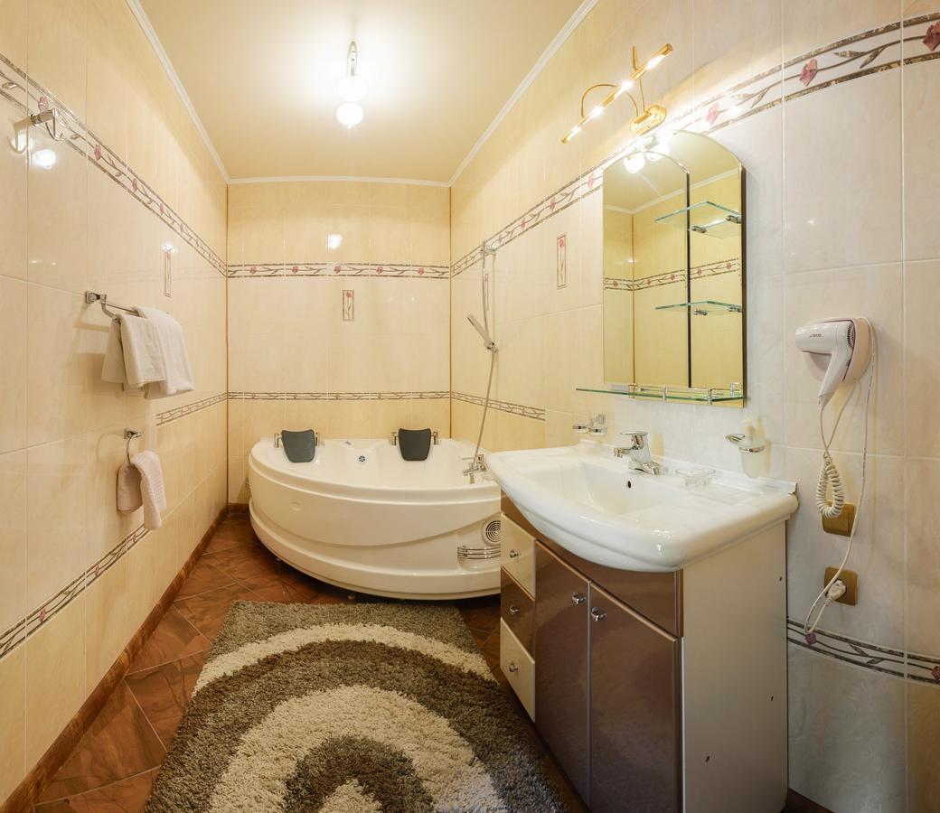 Ghostinitsa "Lina" Hotel Petropavlovszk Kültér fotó